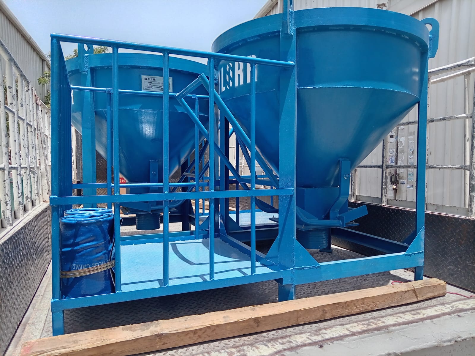 AMACO concrete bucket with mancage